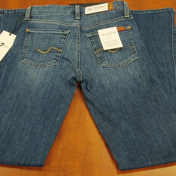 7 For All Mankind Tailorless Kimmie Bootcut Jeans NWOT - Picture 4 of 12